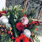 Julebuket med sølvkugler.jpg